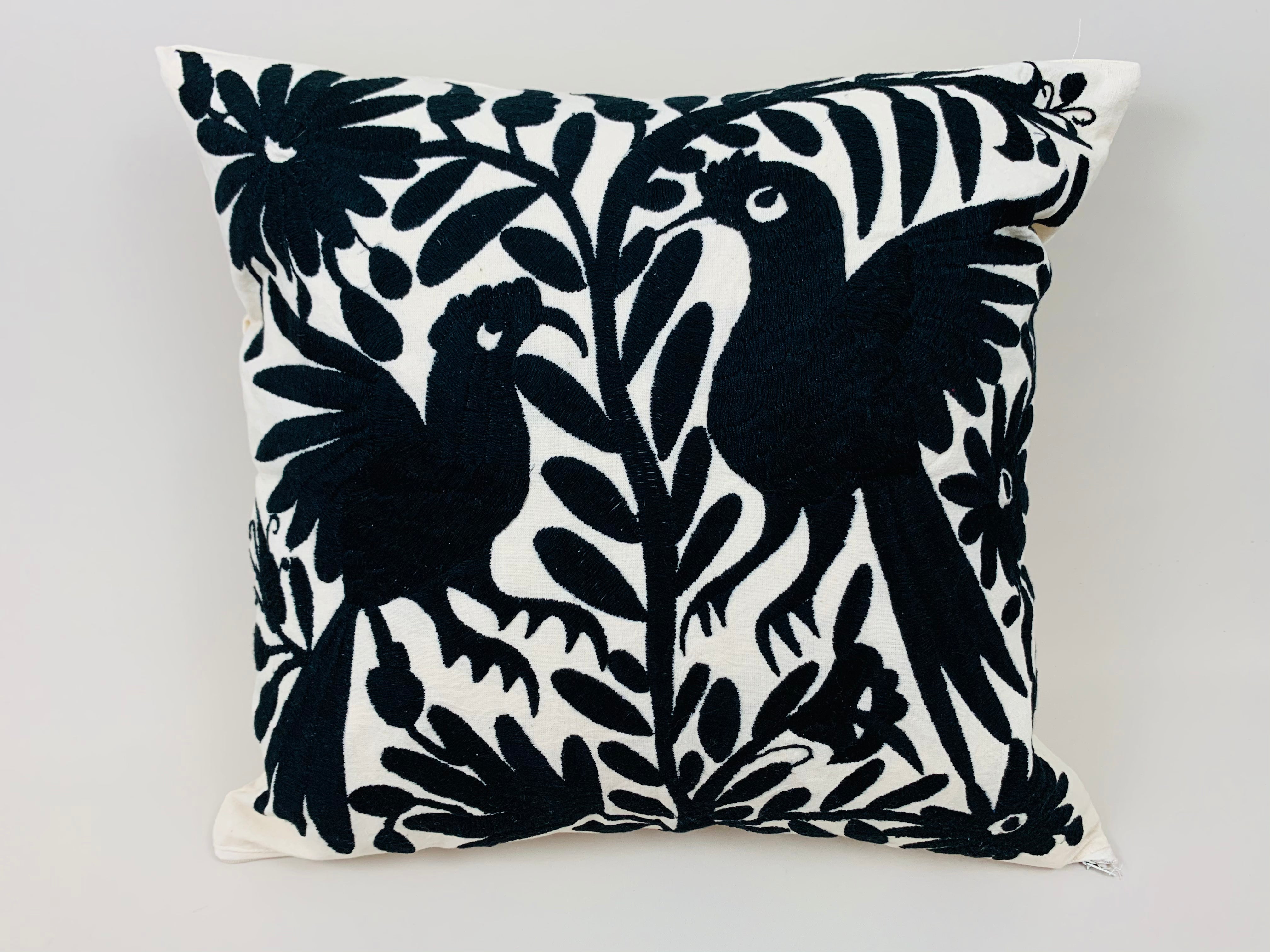 Housse de Coussin Otomi Exquise Brodée à la Main - Noir (45x45cm)