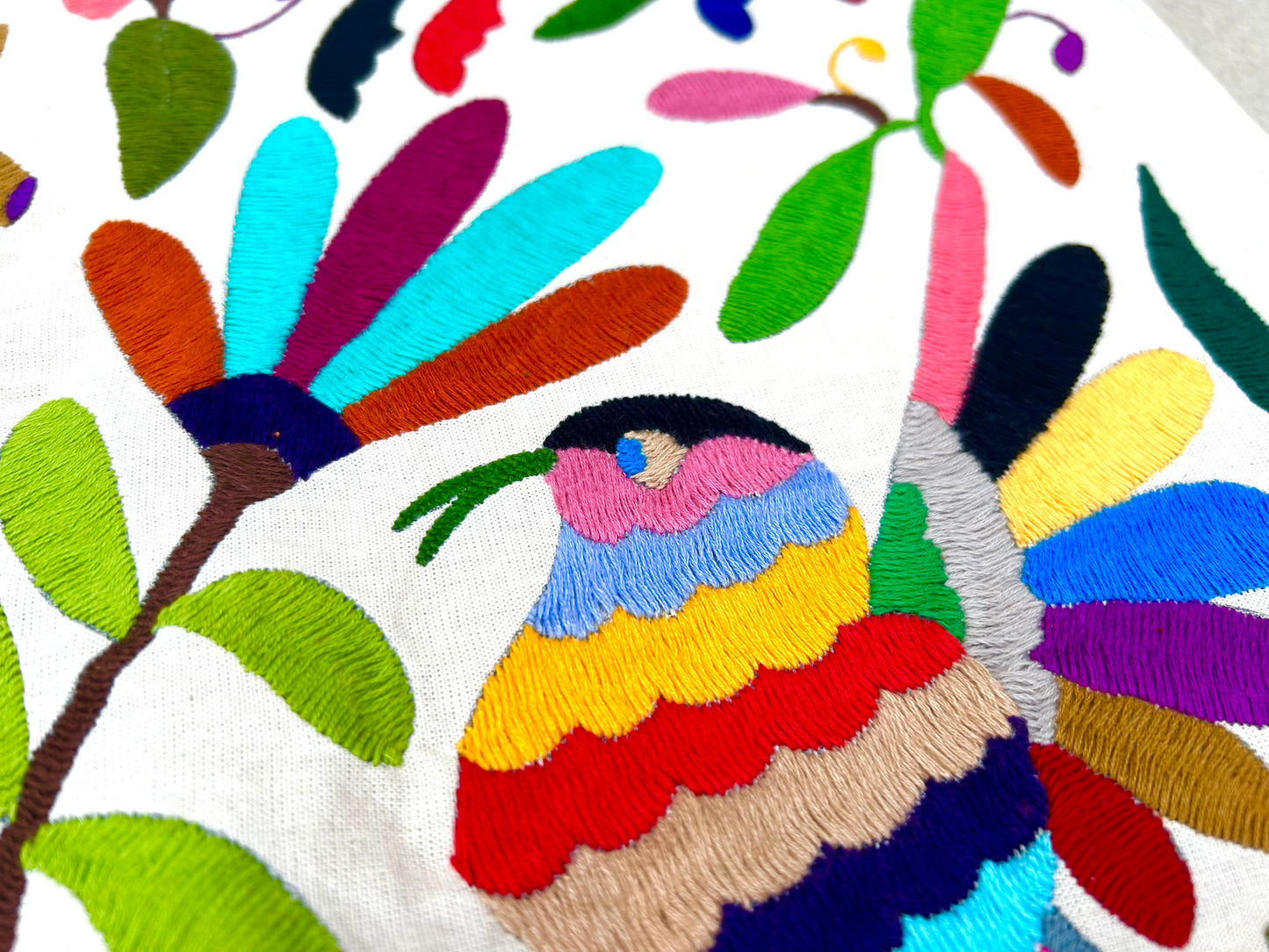 Mexican Otomi Embroidered Table Runner – Handmade Tenango Textile (195 x 45 cm)