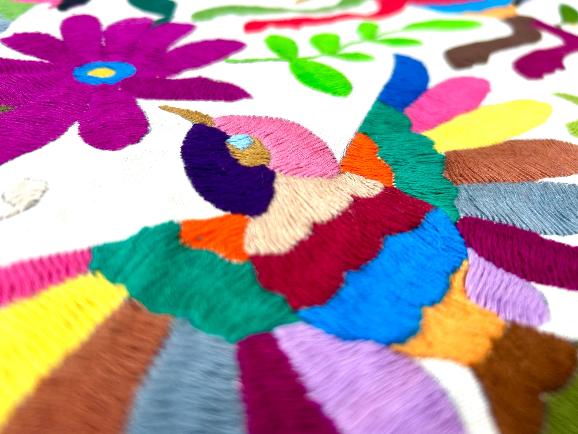 Mexican Otomi Embroidered Table Runner – Handmade Tenango Textile (195 x 45 cm)